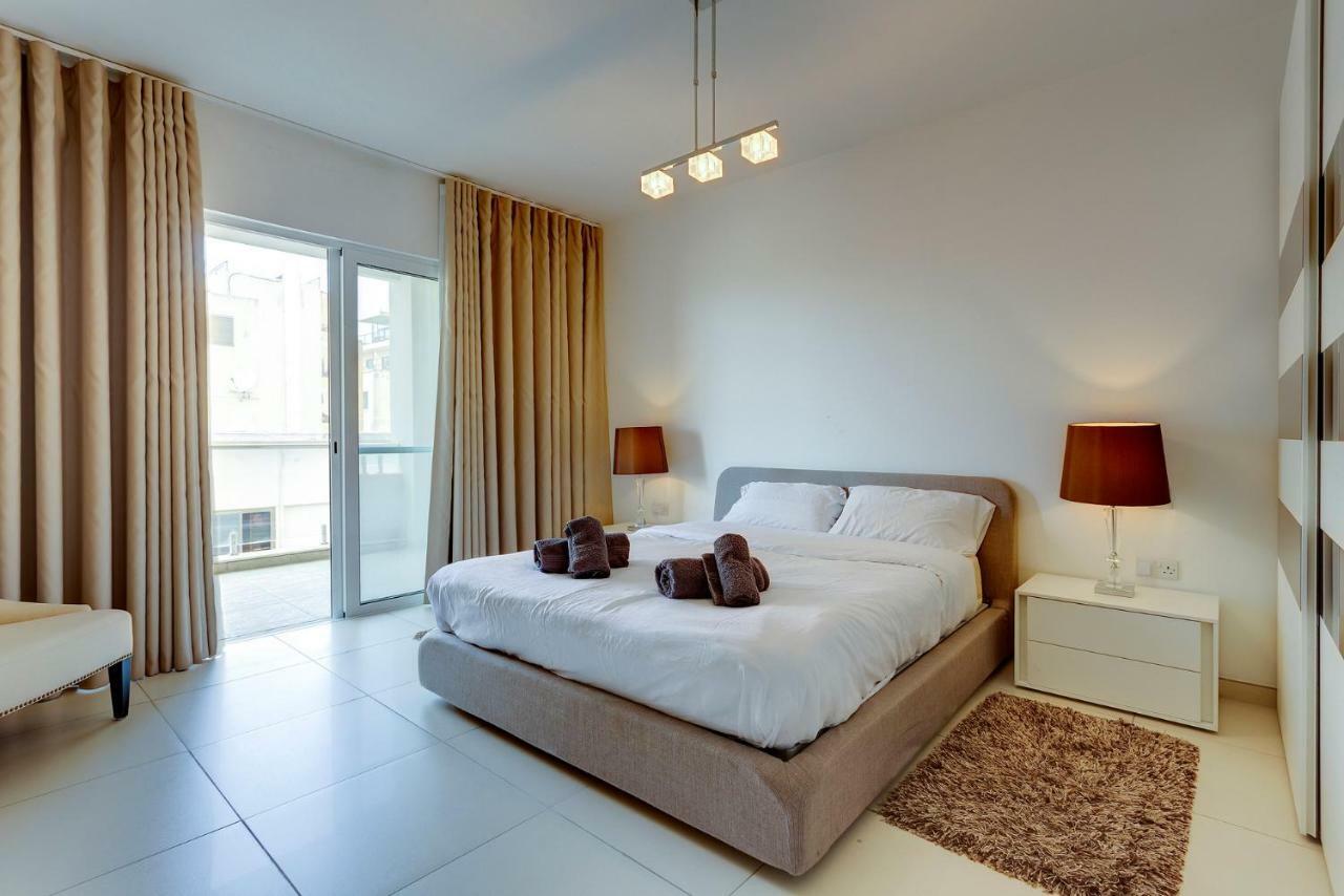 Contemporary, Luxury Apartment With Valletta And Harbour Views Sliema Exterior photo